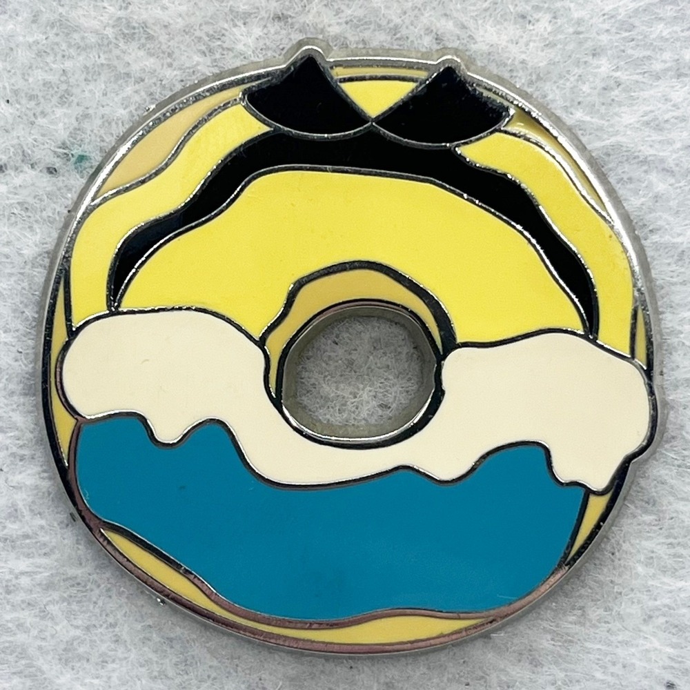 🔮 5/$25 Disney Alice In Wonderland Donut Pin
